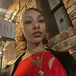 Meet your Posher, Leilani